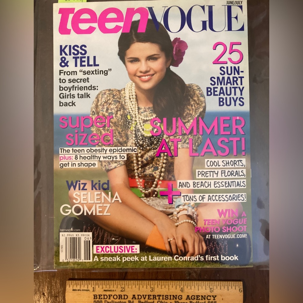 SELENA GOMEZ  teenVogue Magazine